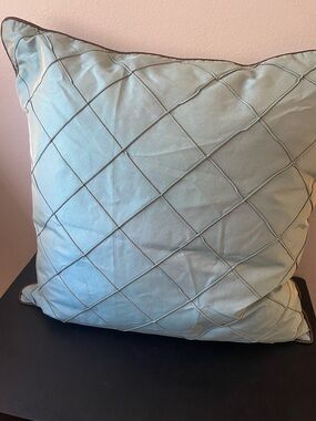 Elegant Light Blue Silk Decorative Throw Pillow Cover with Diamond Pintuck